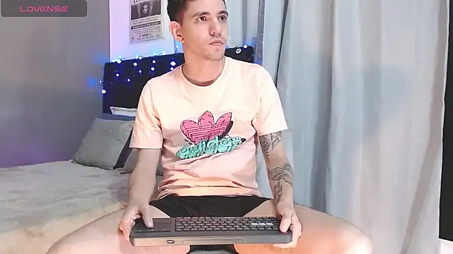 Matteo12  online show from 11.17.25