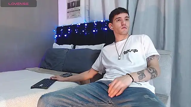 Matteo12  online show from 11.20.25