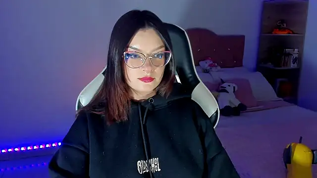 OphelianaRose33 online show from 04.09.26