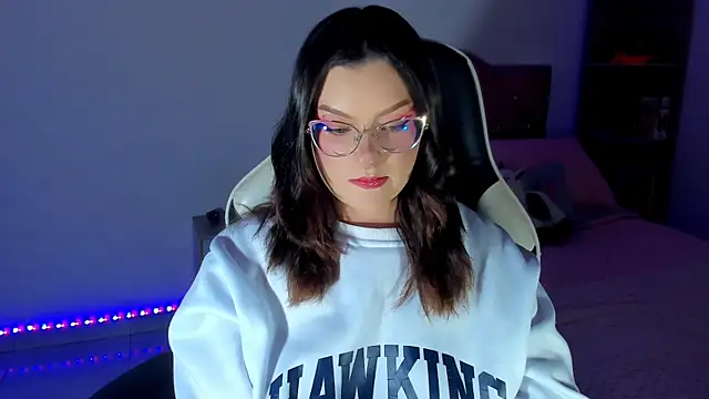 OphelianaRose33 online show from 04.27.26