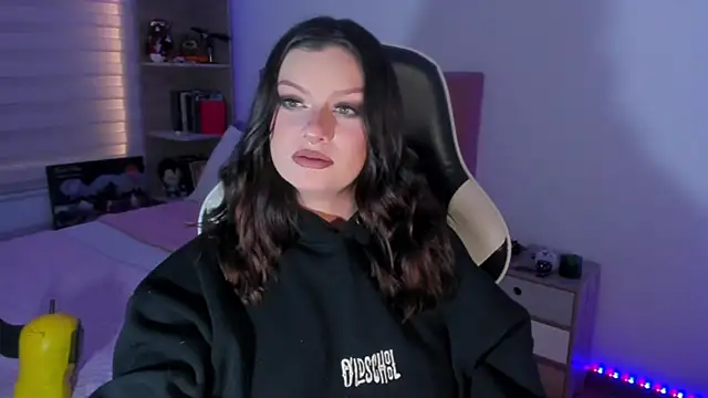 Snapshot of OphelianaRose33 chatting on 07.29.26 OphelianaRose33 online show from 07.29.26