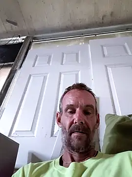 Snapshot of Hungwell1515 chatting on 10.29.25 Hungwell1515 online show from 10.29.25