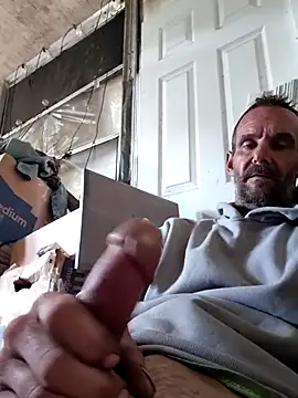 Snapshot of Hungwell1515 chatting on 10.30.25 Hungwell1515 online show from 10.30.25