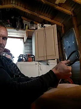 Snapshot of Hungwell1515 chatting on 11.06.25 Hungwell1515 online show from 11.06.25