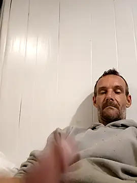 Snapshot of Hungwell1515 chatting on 11.12.25 Hungwell1515 online show from 11.12.25