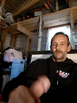 Snapshot of Hungwell1515 chatting on 11.17.25 Hungwell1515 online show from 11.17.25