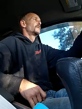 Snapshot of Hungwell1515 chatting on 12.15.25 Hungwell1515 online show from 12.15.25