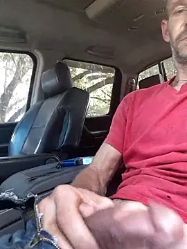 Snapshot of Hungwell1515 chatting on 12.21.25 Hungwell1515 online show from 12.21.25