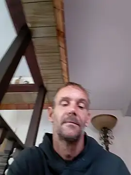 Snapshot of Hungwell1515 chatting on 01.14.26 Hungwell1515 online show from 01.14.26