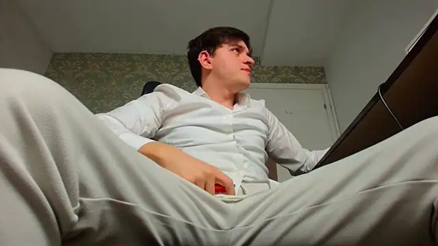 Snapshot of FelixStarkk chatting on 10.06.25 FelixStarkk online show from 10.06.25