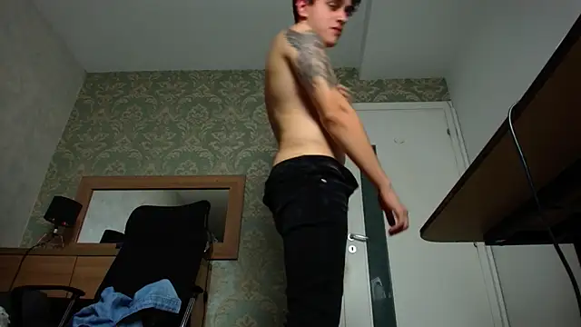 Snapshot of FelixStarkk chatting on 10.08.25 FelixStarkk online show from 10.08.25