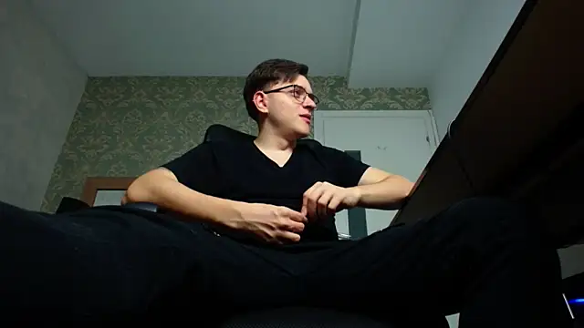 Snapshot of FelixStarkk chatting on 10.23.25 FelixStarkk online show from 10.23.25