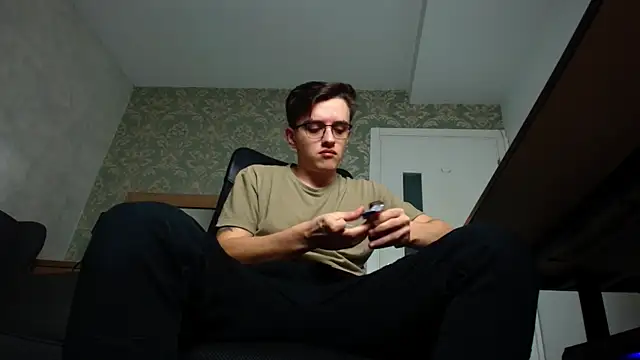 Snapshot of FelixStarkk chatting on 10.24.25 FelixStarkk online show from 10.24.25