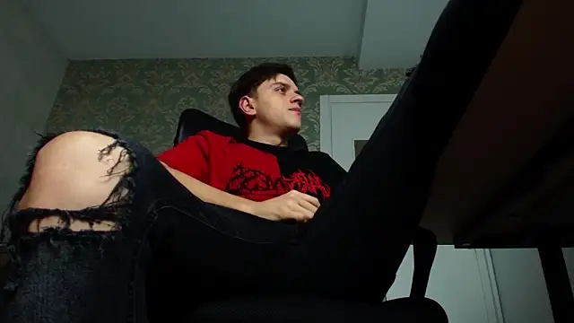 Snapshot of FelixStarkk chatting on 11.13.25 FelixStarkk online show from 11.13.25