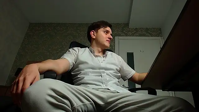 Snapshot of FelixStarkk chatting on 11.23.25 FelixStarkk online show from 11.23.25