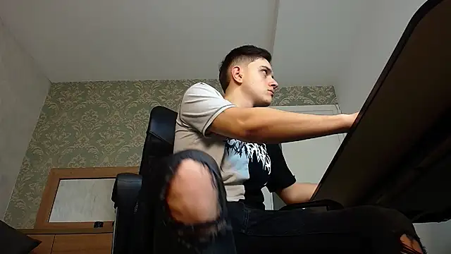 Snapshot of FelixStarkk chatting on 11.26.25 FelixStarkk online show from 11.26.25