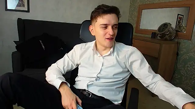 Snapshot of FelixStarkk chatting on 11.27.25 FelixStarkk online show from 11.27.25