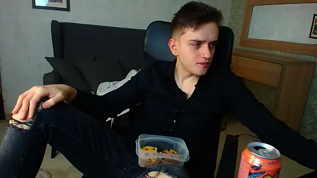 Snapshot of FelixStarkk chatting on 11.29.25 FelixStarkk online show from 11.29.25