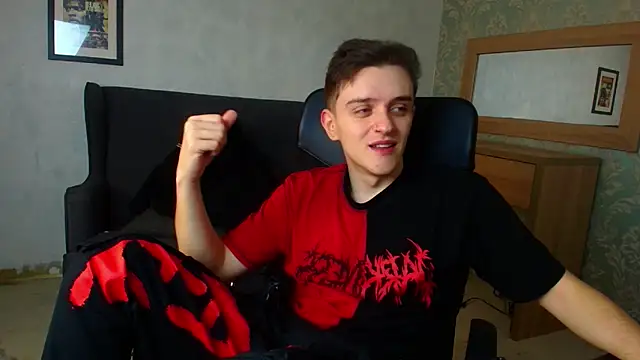 Snapshot of FelixStarkk chatting on 12.05.25 FelixStarkk online show from 12.05.25