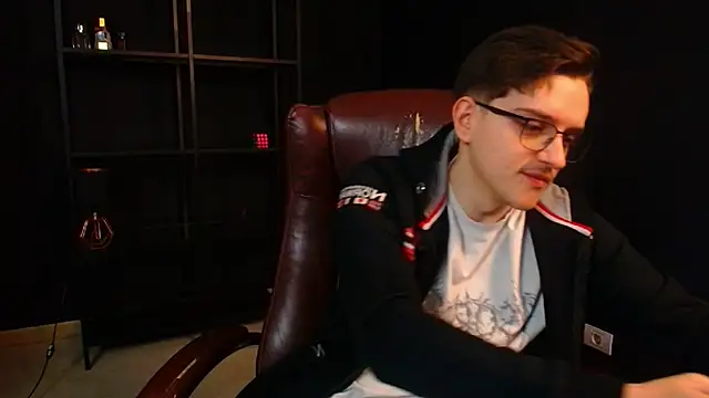 Snapshot of FelixStarkk chatting on 04.24.26 FelixStarkk online show from 04.24.26