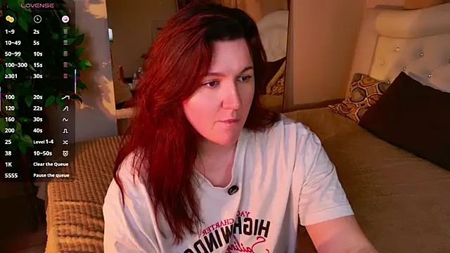 Snapshot of love_me__tonight_ chatting on 05.04.26 love me tonight online show from 05.04.26
