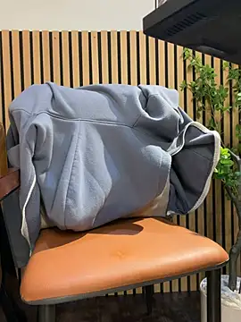 Linh 2004 online show from 03.27.26