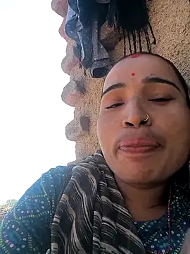 Snapshot of Hot_raaani chatting on 12.18.25 Hot raaani online show from 12.18.25