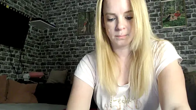 Snapshot of SexyMilf_37 chatting on 04.12.26 SexyMilf 37 online show from 04.12.26