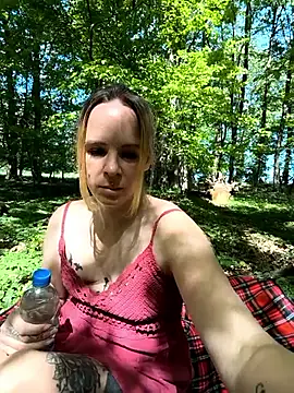 Snapshot of SexyMilf_37 chatting on 05.02.26 SexyMilf 37 online show from 05.02.26