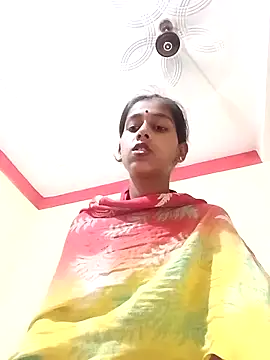 Snapshot of Saniye-143 chatting on 10.08.25 Saniye-143 online show from 10.08.25