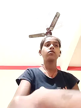 Snapshot of Saniye-143 chatting on 10.10.25 Saniye-143 online show from 10.10.25