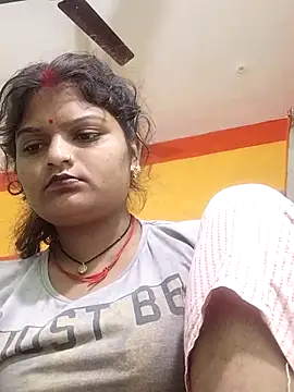 Snapshot of Hot_mirchjii chatting on 10.13.25 Hot mirchjii online show from 10.13.25