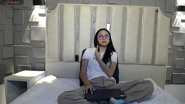 katalina07 1 online show from 04.17.26