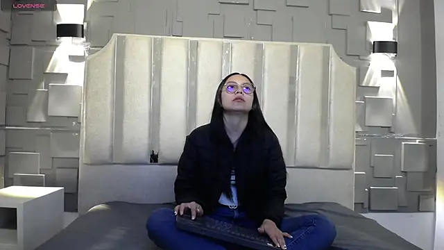 katalina07 1 online show from 04.18.26