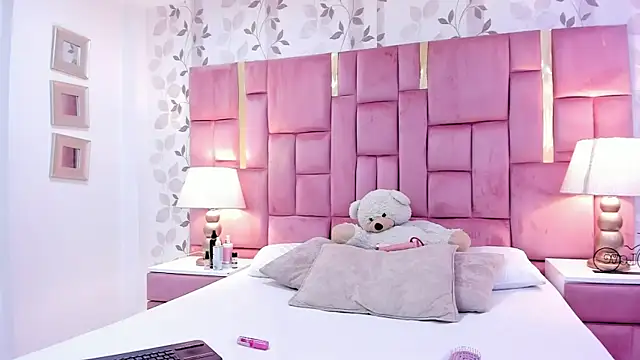 GabyMoreau online show from 03.26.26