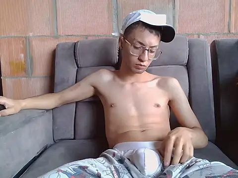 Thiagox274 online show from 04.21.26