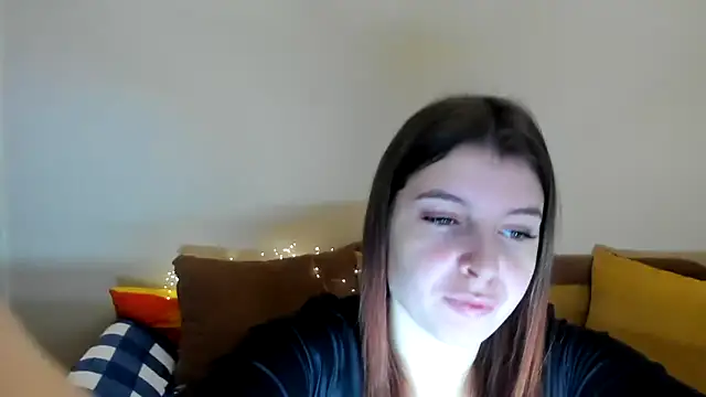 Snapshot of Malibyheart chatting on 12.18.25 Malibyheart online show from 12.18.25