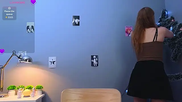 LorettaGladman online show from 12.20.25