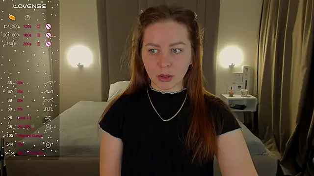 Snapshot of MikaBloom chatting on 01.09.26 MikaBloom online show from 01.09.26