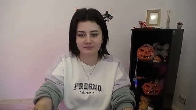 Katrin kiss  online show from 11.06.25