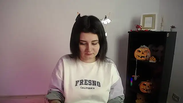 Katrin kiss  online show from 11.09.25