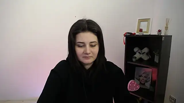 Katrin kiss  online show from 01.06.26