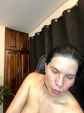 Snapshot of carol_cruz133 chatting on 09.27.25 carol cruz133 online show from 09.27.25