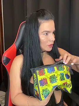 Snapshot of carol_cruz133 chatting on 10.07.25 carol cruz133 online show from 10.07.25