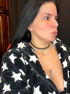 Snapshot of carol_cruz133 chatting on 10.08.25 carol cruz133 online show from 10.08.25