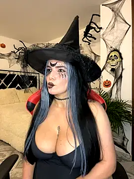 Snapshot of carol_cruz133 chatting on 10.31.25 carol cruz133 online show from 10.31.25