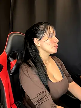 Snapshot of carol_cruz133 chatting on 11.05.25 carol cruz133 online show from 11.05.25