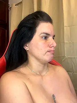 Snapshot of carol_cruz133 chatting on 11.10.25 carol cruz133 online show from 11.10.25