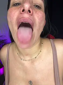 Snapshot of carol_cruz133 chatting on 11.26.25 carol cruz133 online show from 11.26.25