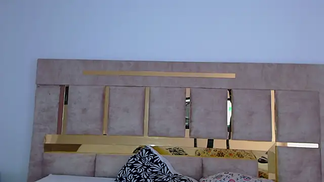 Kitty ravee online show from 09.12.25